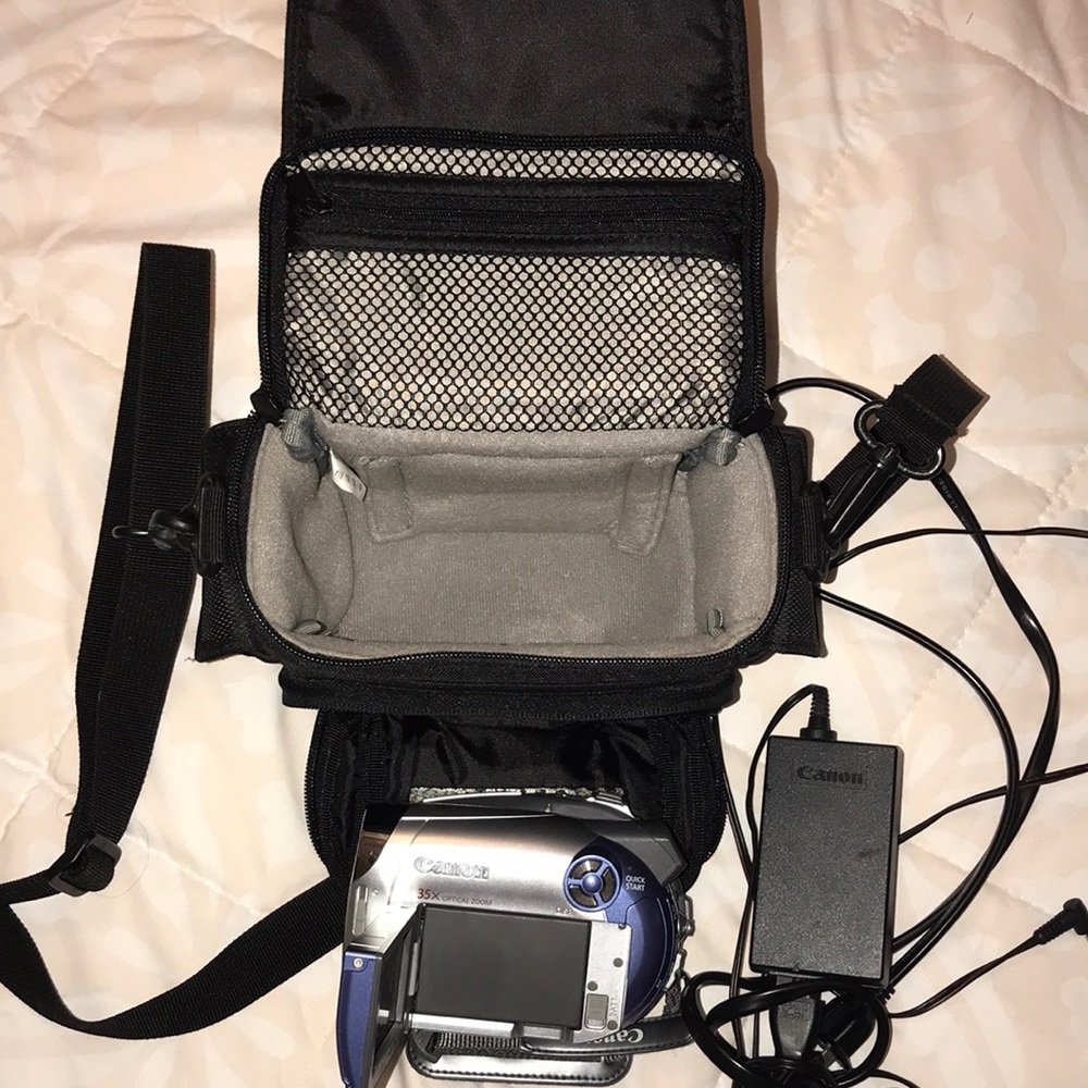 Canon DC210 DVD Camcorder